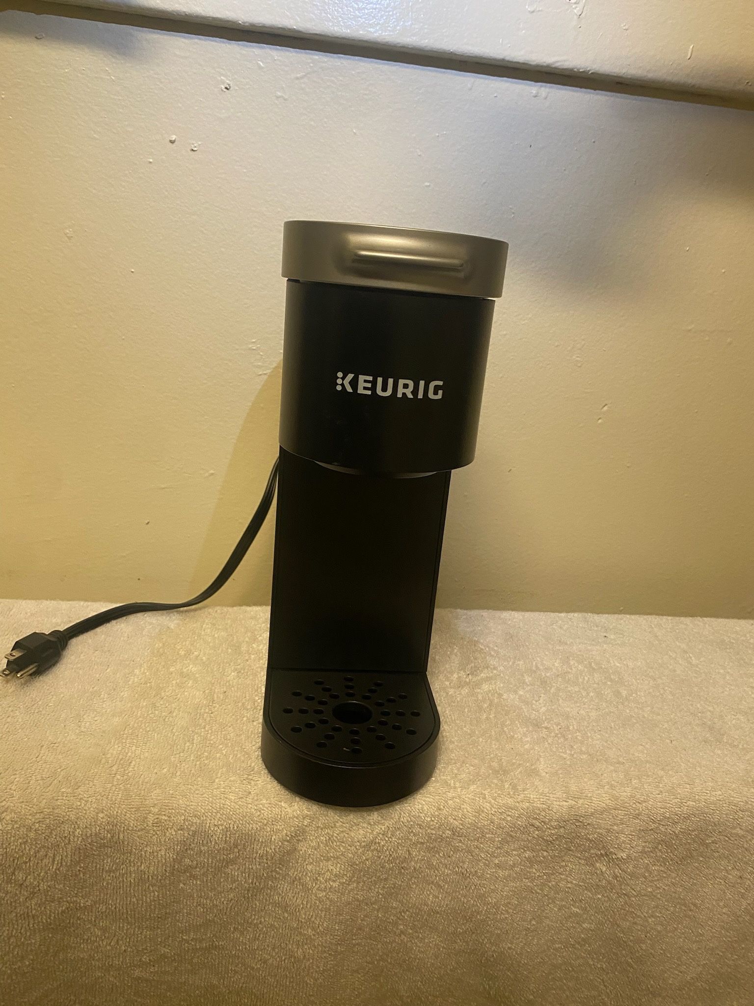 Keurig K-Mini – Slim Single-Serve Coffee Maker – Clean & Tested – Space Saving