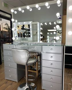 Vanity Set Hollywood Mirror LED Lights Makeup TableBrand New for Sale in  Chula Vista, CA - OfferUp