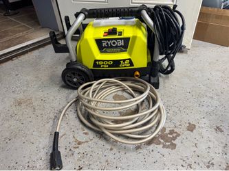 Like New Ryobi Electric Pressure Washer 1900psi. Tested Good. You Must Pickup . Price Firm !