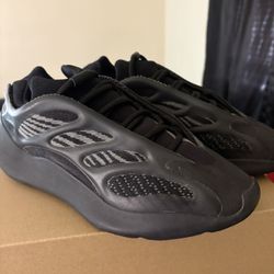 Yeezy 700 V3