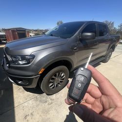 Car keys/llaves de autos/key fobs