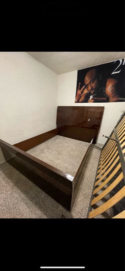 Queen mattress bed frame with bottom frame