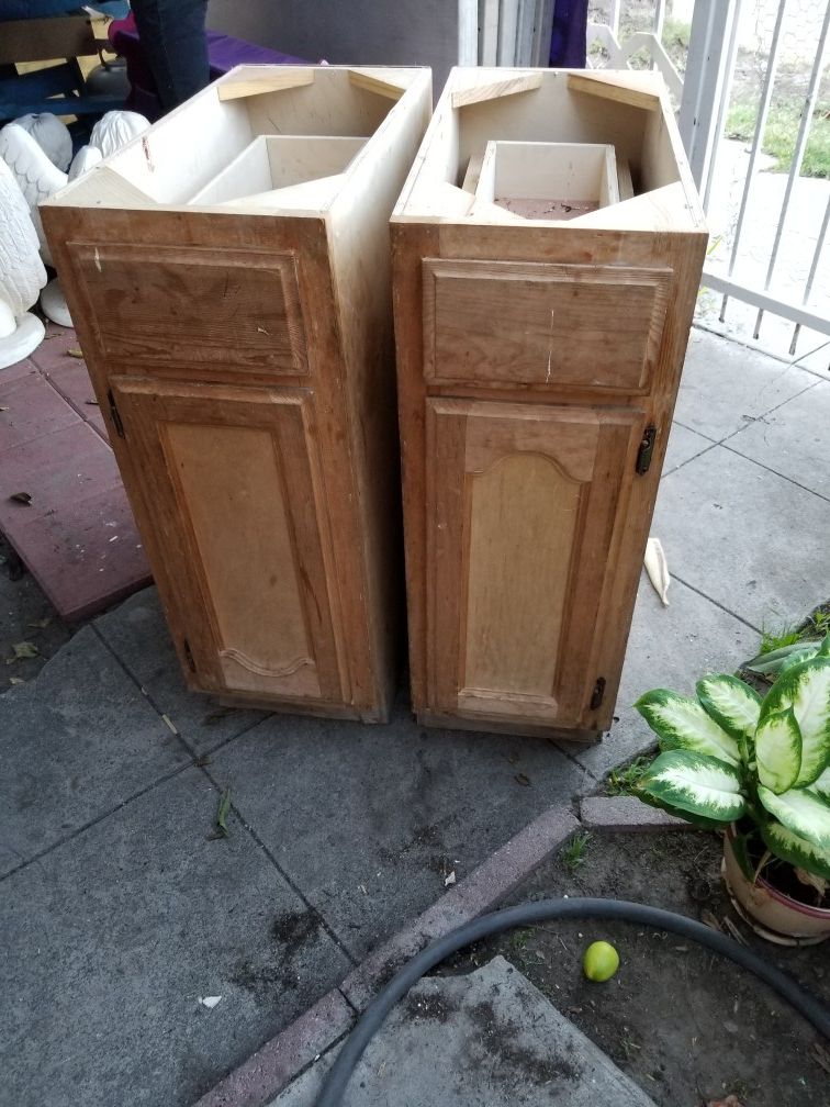 Wood kitchen cabinets/ Gabinetes de Madera