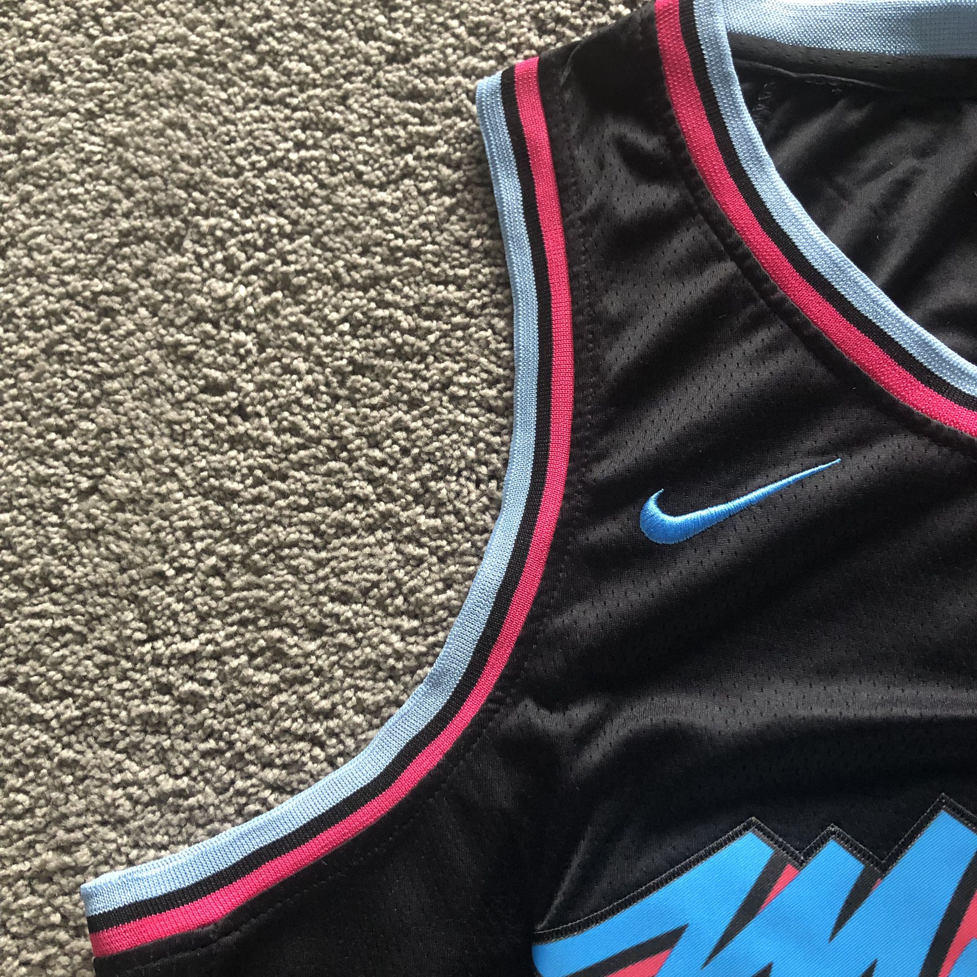 BRAND NEW! Dwyane Wade #3 Miami Heat Nike VICE EDITION Black Jersey Size  X-Large WE SHIP ONLY - SHIPS OUT SAME DAY! for Sale in Hialeah, FL - OfferUp