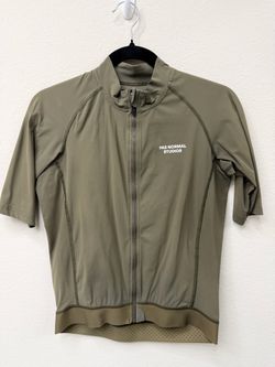 Price: $150 Retail price: $185 Premium short-sleeve cycling jersey. Pre-owned, well taken care of, washed cold and air-dried only—never placed in the