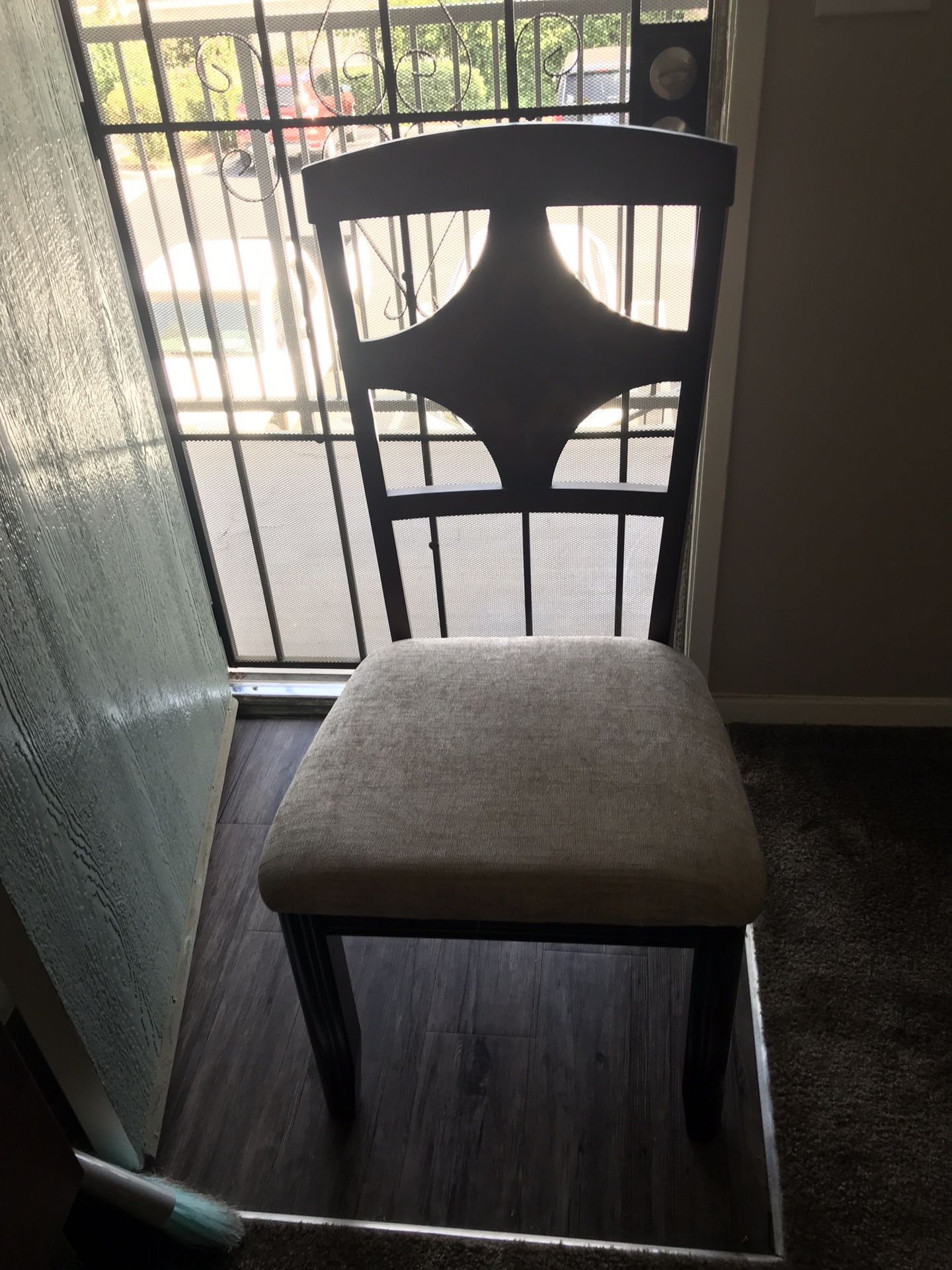 Single Chair