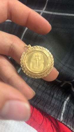 14k coin pendent