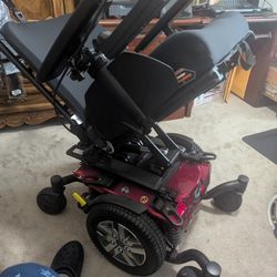 Quantum J4 Heavy Duty Reclining Power Chair 