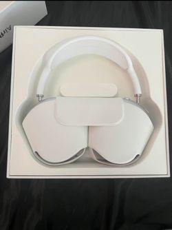 White Air Pods Max!