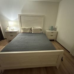 Ivory Color, Neath And Clean Bedroom Sets 