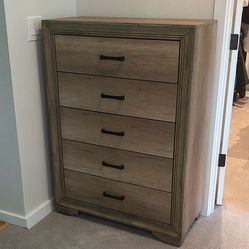 Modern 5 Drawer Dresser