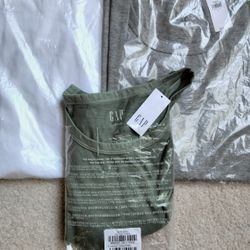 New Woman's Gap T-shirts