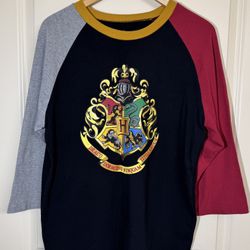 Harry Potter Hogwarts Raglan Shirt – L