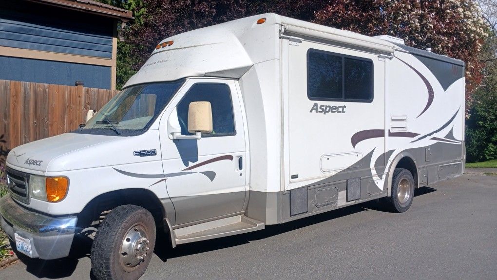 2005 Winnebago Aspect