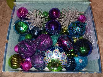 Peacock Ornaments In Peacock Storage Box