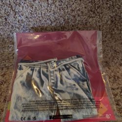 New In Package American Girl Doll Courtney Jeans