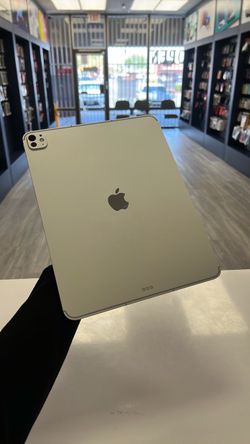 iPad Pro 13 inch LTE and WiFi 256gb