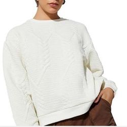 Zara off white sweater  in perfect condition no tears no stains Size M