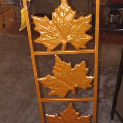 Lot Of Over 30 Metal Leaf Style Hanging Art Piece 