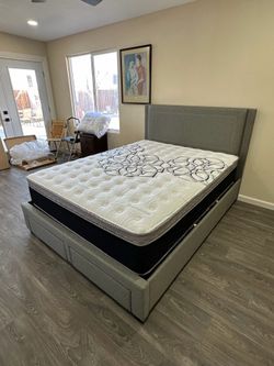 Queen size mattress pillow top 12”.   New mattress in a plastic sealed
