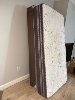 Twin frame mattress & box spring