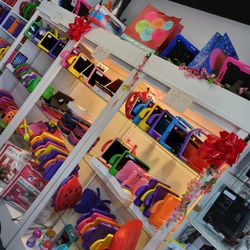 Facebook Odeth Paz Reyes Sin Fronteras Electronico Ipad $55 $75 $125.   Open 10am.   Closed 7pm. 