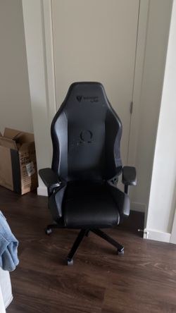 Secret lab Omega chair