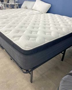 Clearance on New Mattresses! 🤩