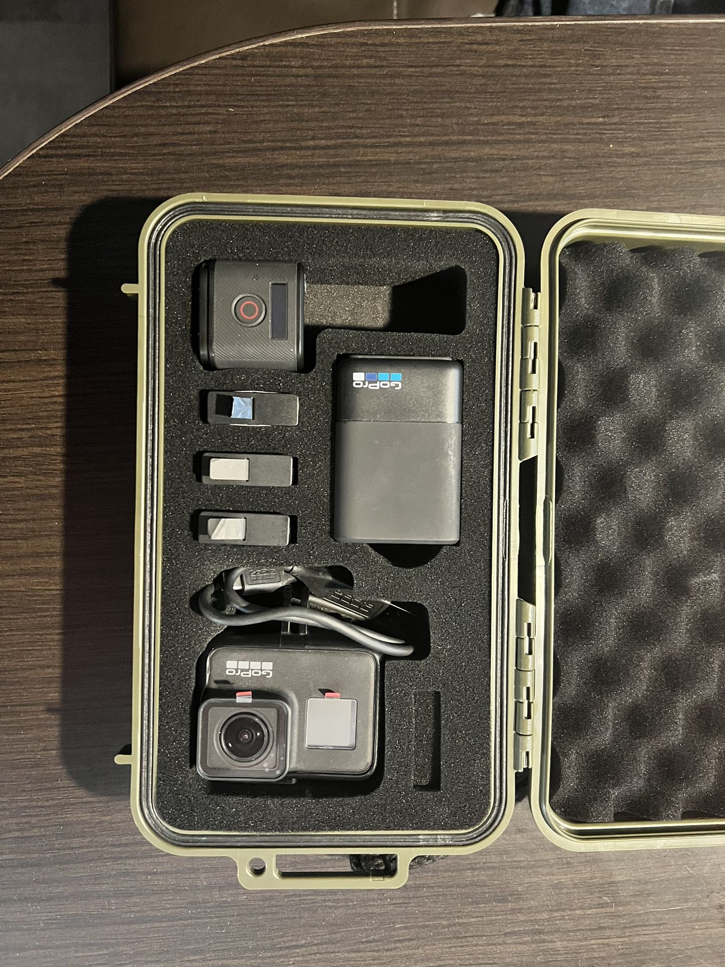 GoPro 7 Black, GoPro Sessions 5 With Cases And Accessories 