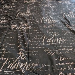 Paris Inspired Full Sized Reversible Comforter 
