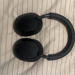 Sony XM5 Headphones 