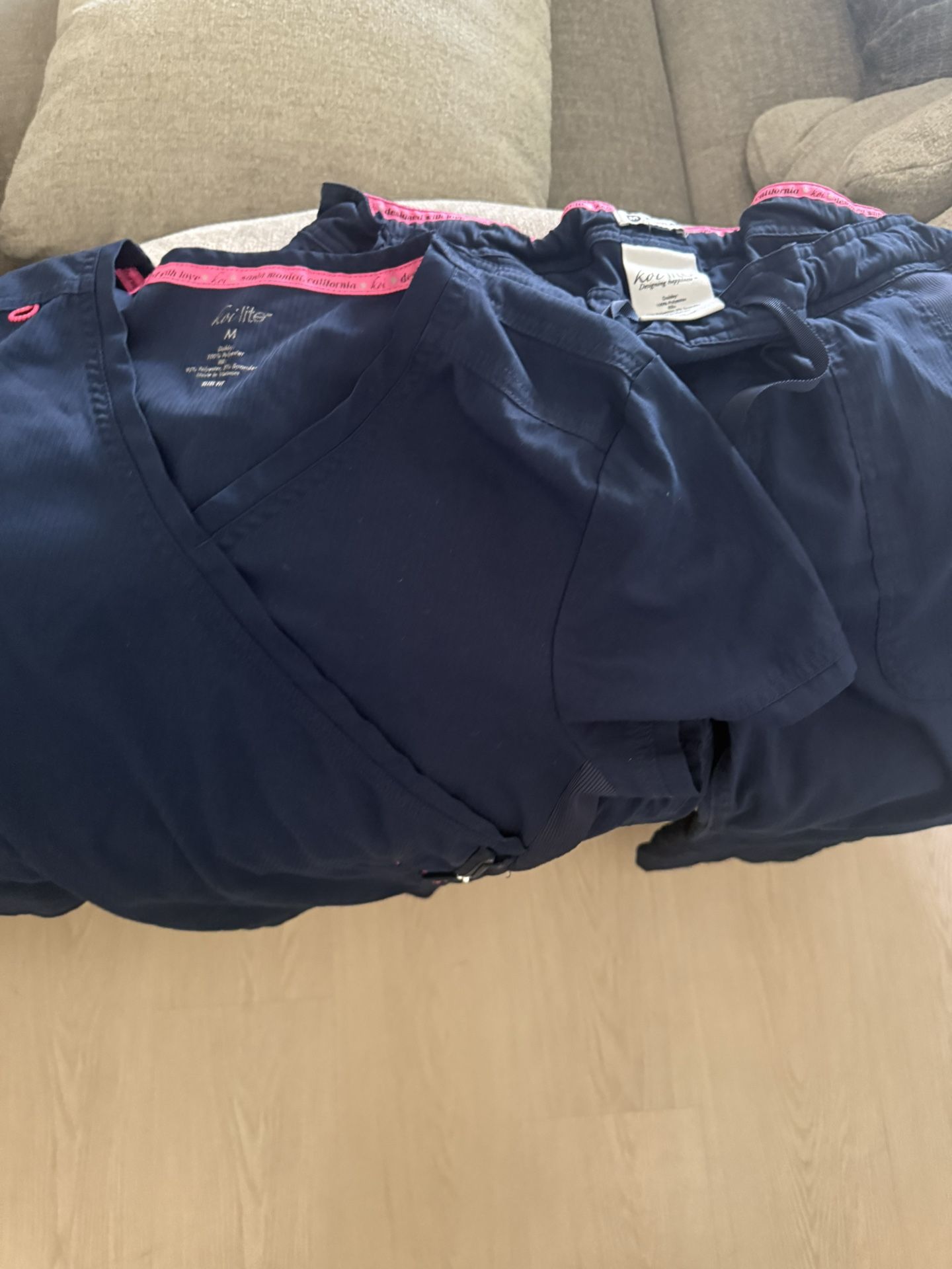 Koi Lite Scrubs