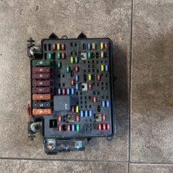 2007 - 2014 Escalade / Silverado / Sierra / Yukon Fuse Box