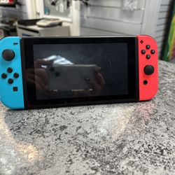 Nintendo Switch 
