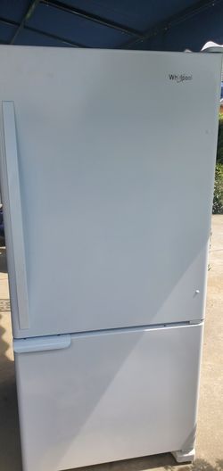 WHIRLPOOL 18.7 C.F. BOTTOM FREEZER Y