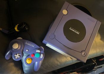 Nintendo GameCube Console + Controller