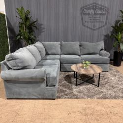🛋️Light Blue Velvet Sectional Sofa (Delivery Available!! )
