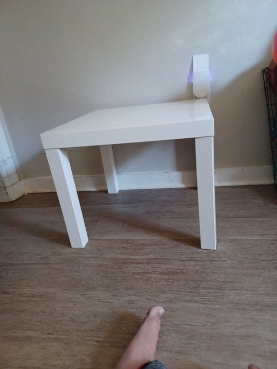 Furinno Classic Coffee Table, Square Modern Coffee Table with 1.8" Thick Tabletop, Side Table with 4 Legs, for Living Room, Bedroom, Home Office, Whit