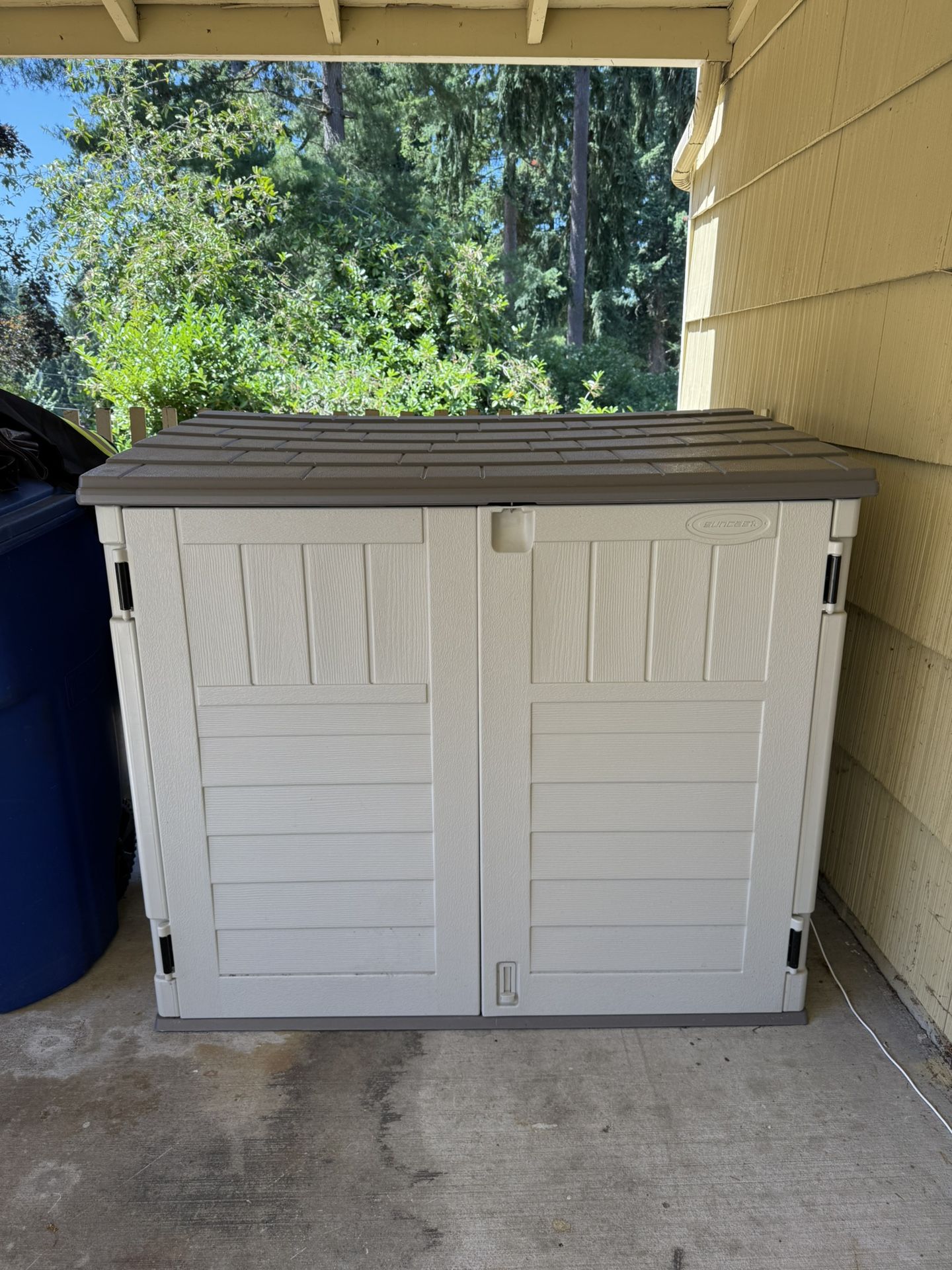 Suncast Outdoor Resin Horizontal Storage Shed