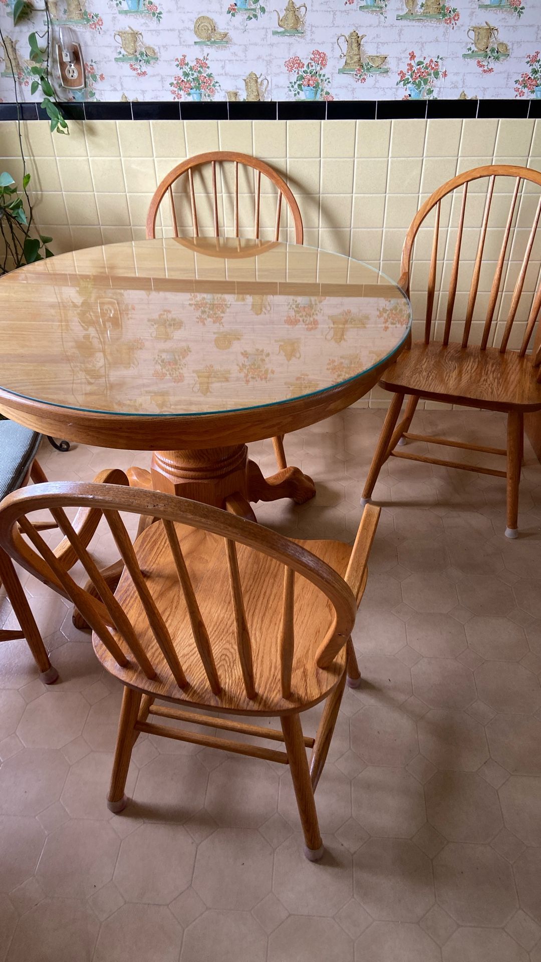 Jefferson 5 piece Pedestal Dining table
