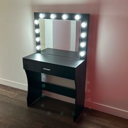 Makeup Vanity with Mirrors and Drawers