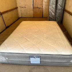 MATTRESS-SET NEW FULL PLUSH SIZE AND BOX SPRING-2PCS-OFFER DELIVERY 