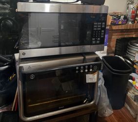 FREE BROKEN Toaster and Microwave for Parts