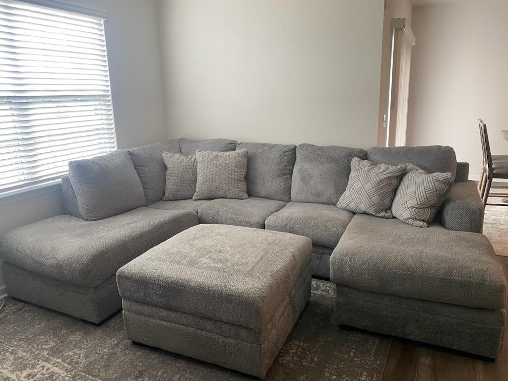 Sectional Couch and Ottoman