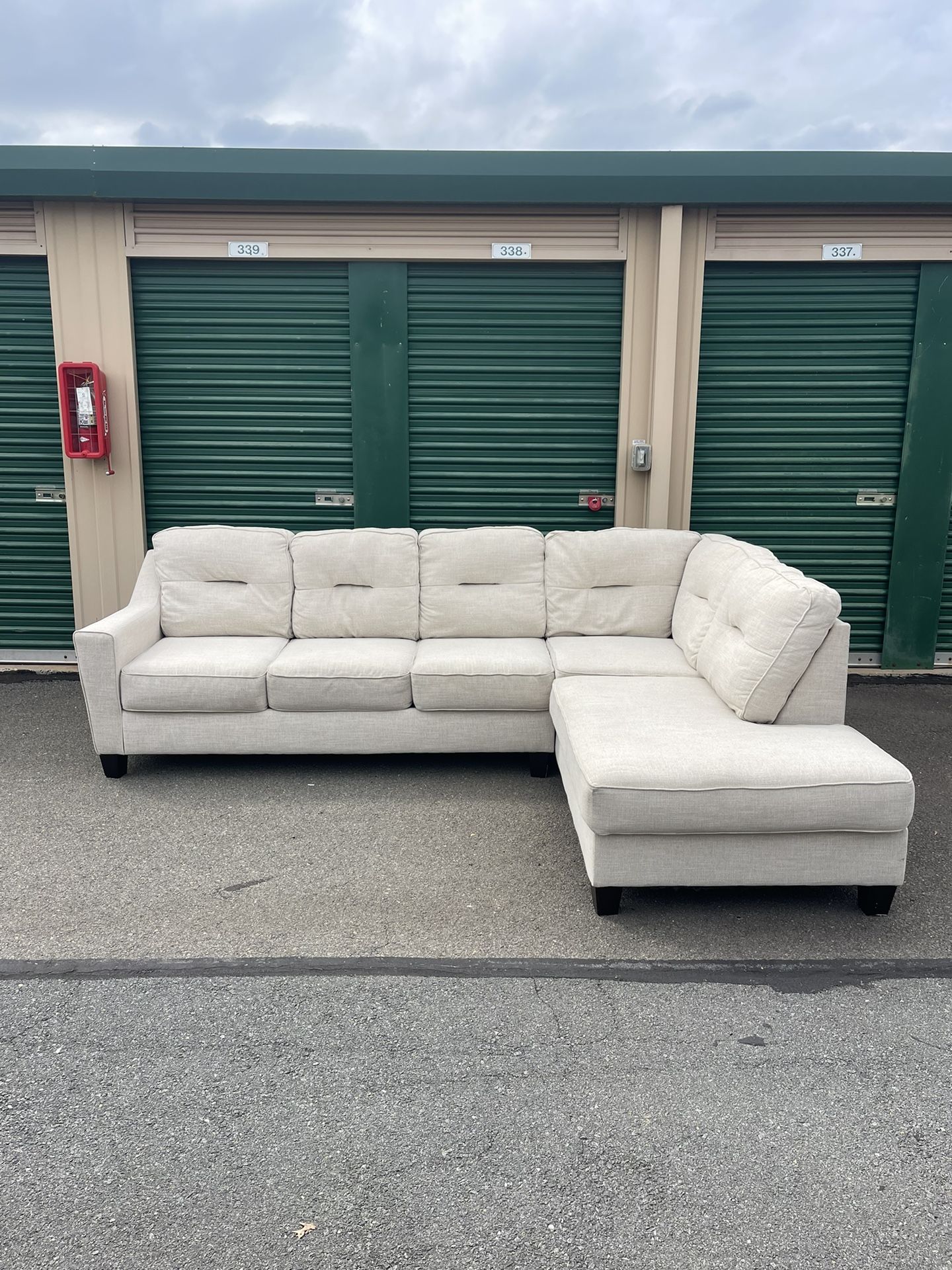 Free Delivery! Gorgeous Ashley Furniture Sectional Sofa/Couch! 