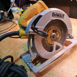 DEWALT