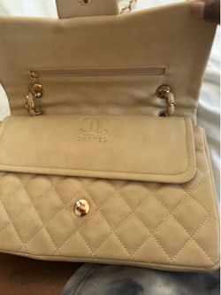 Luxury Leather Purse Strap is tornish other then that nothing wrong with it