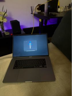 2019 MacBook Pro — Intel Core i7 — 16GB RAM — 512GB SSD