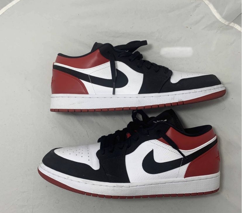 air jordan 1 low “black toe” size 12.5 slightly used