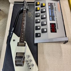 Gorgeous Roland G-(contact info removed)s electric guitar synthesizer controller with matching Roland's GR-700 floor synthesizer module.